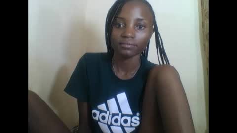 Snapshot of sexyneedle22 chatting on 03-12-25, 09:12 VIVIAN online show from 03-12-25, 09:12