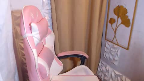 Snapshot of sexypinayirish chatting on 10-24-25, 07:16 IRISH online show from 10-24-25, 07:16