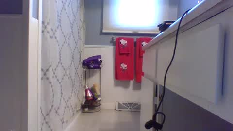 Snapshot of sexypluvin chatting on 12-16-24, 08:16 sexypluvin online show from 12-16-24, 08:16