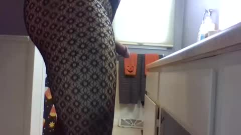 Snapshot of sexypluvin chatting on 10-23-25, 08:40 sexypluvin online show from 10-23-25, 08:40