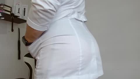 Snapshot of sexypsychologist chatting on 01-20-25, 08:29 Sexy Psychologist online show from 01-20-25, 08:29