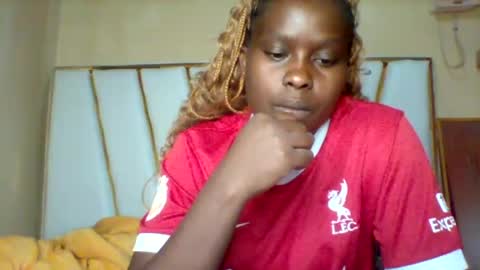 Snapshot of sexypussy983 chatting on 06-24-26, 06:34 Micky online show from 06-24-26, 06:34