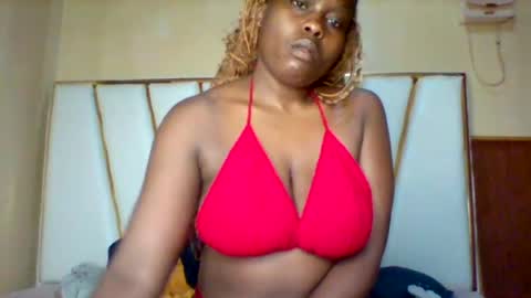 Snapshot of sexypussy983 chatting on 06-29-26, 04:52 Micky online show from 06-29-26, 04:52