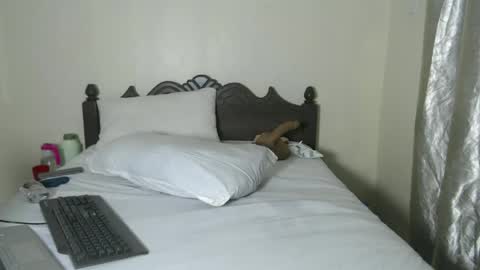 Snapshot of sexypwincy chatting on 06-26-26, 12:15 sexypwincy online show from 06-26-26, 12:15