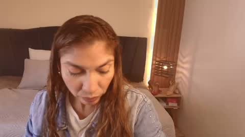 Snapshot of sexyrachel_ chatting on 05-02-26, 11:37 R A C H E L online show from 05-02-26, 11:37