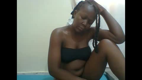 Snapshot of sexysleeky chatting on 11-01-25, 06:37 PAULINE online show from 11-01-25, 06:37