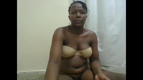 Snapshot of sexysleeky chatting on 12-05-25, 01:58 PAULINE online show from 12-05-25, 01:58