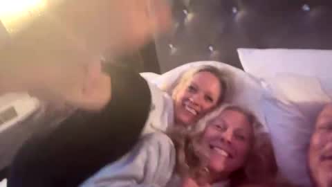 Snapshot of sexystackie chatting on 11-16-25, 09:48 Princess Jackie and Daddy Steve online show from 11-16-25, 09:48