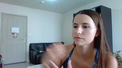 Snapshot of sexyviolettcat chatting on 03-09-26, 02:15 Victory online show from 03-09-26, 02:15