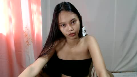 Snapshot of sexyy_monica chatting on 06-27-26, 02:27 MONICA online show from 06-27-26, 02:27