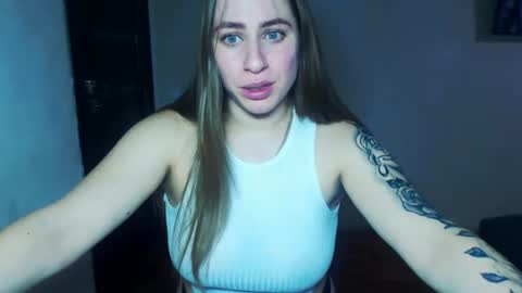 Snapshot of sexyyuliia777 chatting on 11-24-25, 01:44 Yuliia online show from 11-24-25, 01:44