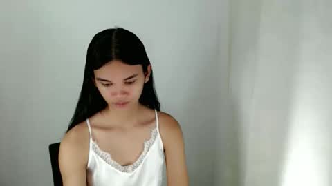 Zendaya online show from 10-08-25, 01:42