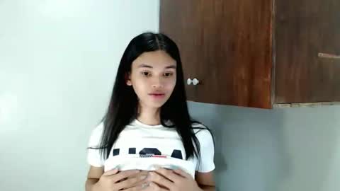 Zendaya online show from 11-22-25, 04:06