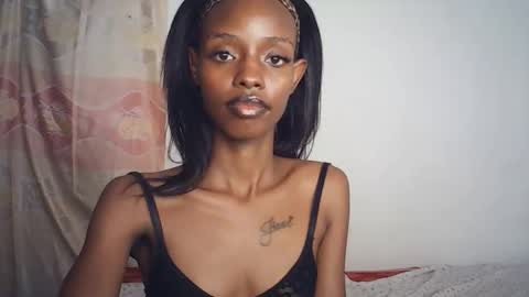 sexyzuriel online show from 03-12-26, 06:25