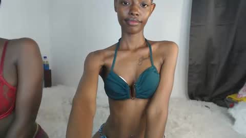 Snapshot of sexyzuriel chatting on 05-09-26, 01:27 sexyzuriel online show from 05-09-26, 01:27