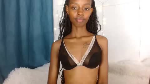 Snapshot of sexyzuriel chatting on 06-03-26, 06:24 sexyzuriel online show from 06-03-26, 06:24