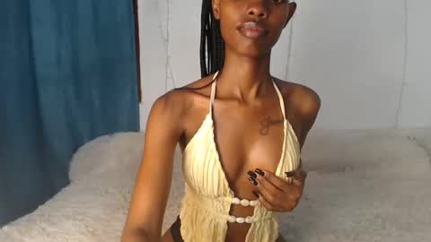 Snapshot of sexyzuriel chatting on 06-09-26, 09:04 sexyzuriel online show from 06-09-26, 09:04
