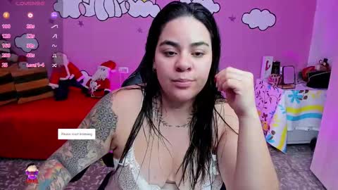 Snapshot of shaaroonhillss1 chatting on 12-17-25, 07:20 sharoon online show from 12-17-25, 07:20