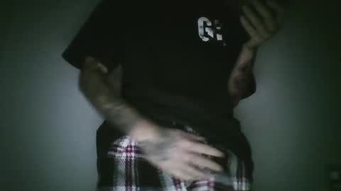 Snapshot of shadowwolfxxx9 chatting on 09-24-25, 05:44 shadowwolfxxx9 online show from 09-24-25, 05:44