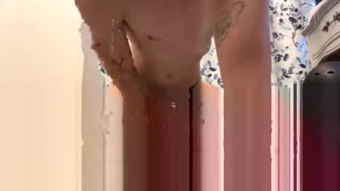 Snapshot of shaggyslim69 chatting on 01-06-25, 04:02 shaggyslim69 online show from 01-06-25, 04:02