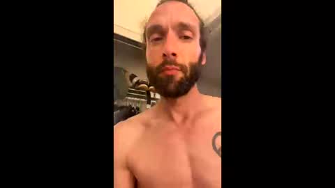 Snapshot of shaggyslim69 chatting on 10-18-25, 03:42 shaggyslim69 online show from 10-18-25, 03:42