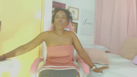 Snapshot of shaira___ chatting on 12-07-24, 12:52 Shaira online show from 12-07-24, 12:52