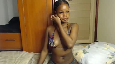 shaky xxx online show from 11-09-25, 01:04