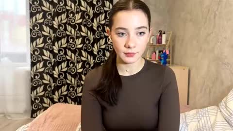 Snapshot of shalasauage chatting on 12-14-25, 07:36 Lara online show from 12-14-25, 07:36