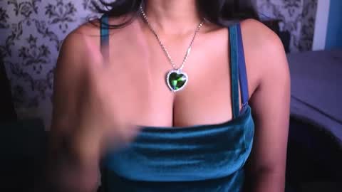 Snapshot of shanaya_indian chatting on 01-10-25, 04:01 shanaya indian online show from 01-10-25, 04:01