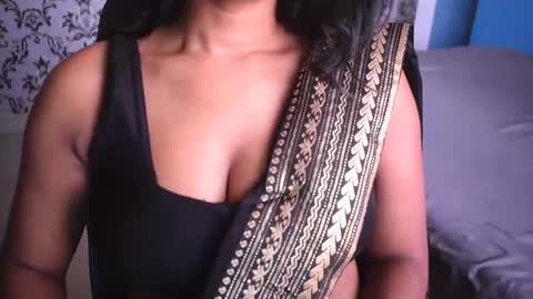Snapshot of shanaya_indian chatting on 03-01-25, 03:32 shanaya indian online show from 03-01-25, 03:32