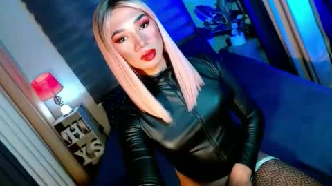 MISS SHANE online show from 10-07-25, 06:38