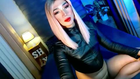 MISS SHANE online show from 11-15-25, 06:37