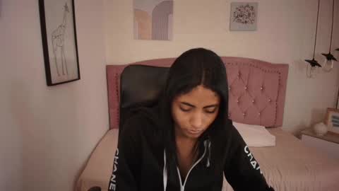 shanelle online show from 11-20-25, 03:07