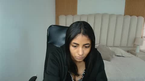 shanelle online show from 04-25-26, 01:41