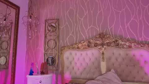 Snapshot of shanelle__ chatting on 06-27-26, 04:50 S H A N E L L E online show from 06-27-26, 04:50