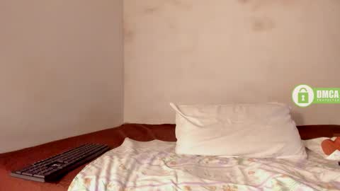 Snapshot of shaniblack chatting on 01-10-26, 03:47 Danna online show from 01-10-26, 03:47