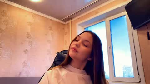 Evi online show from 04-18-26, 10:52