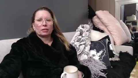 Snapshot of shannon07 chatting on 12-30-24, 12:11 Shannon07 online show from 12-30-24, 12:11