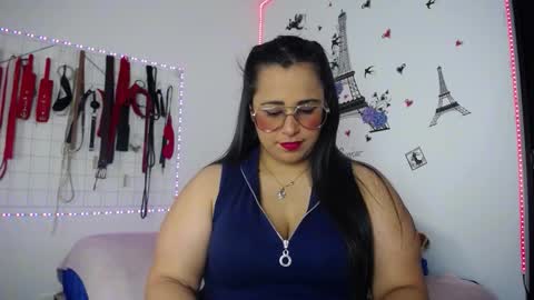 Snapshot of shannon_queen_ chatting on 03-11-26, 05:02 Shannon online show from 03-11-26, 05:02