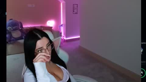 Snapshot of shannonblooms chatting on 10-14-25, 03:35 Shanmais online show from 10-14-25, 03:35