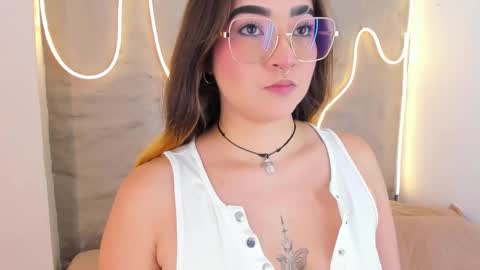 Shanntal  online show from 02-26-26, 07:46