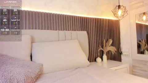 SHANON online show from 11-12-25, 07:46