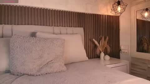 SHANON online show from 01-13-26, 08:36