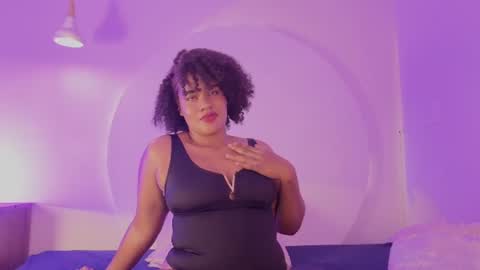 SHANTALE  RIOS   online show from 08-06-26, 09:06