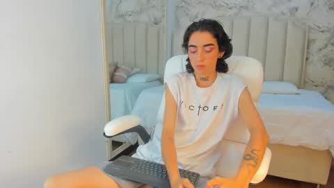 Snapshot of shantal_thompson21 chatting on 10-24-25, 03:36 Shantal online show from 10-24-25, 03:36