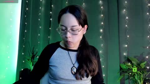 Snapshot of shantalcerezo chatting on 02-05-25, 08:57 Cat-FOLLOWME and we talk IGshantal cerezo online show from 02-05-25, 08:57