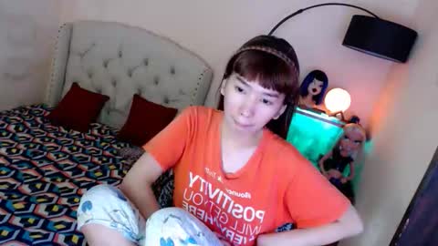 SHANTA FOX  s online show from 10-30-25, 12:56