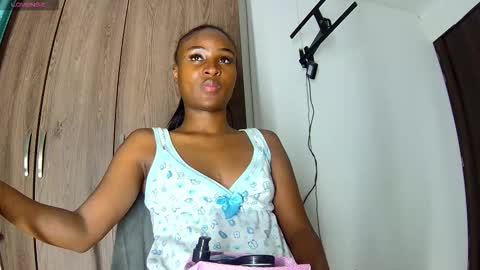 shantall_ebony1 online show from 09-24-25, 08:17