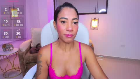 Snapshot of shantall_wills chatting on 05-13-26, 09:39 Shantall wills online show from 05-13-26, 09:39