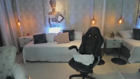 Snapshot of shantalll__ chatting on 01-19-26, 11:14 Shantal online show from 01-19-26, 11:14